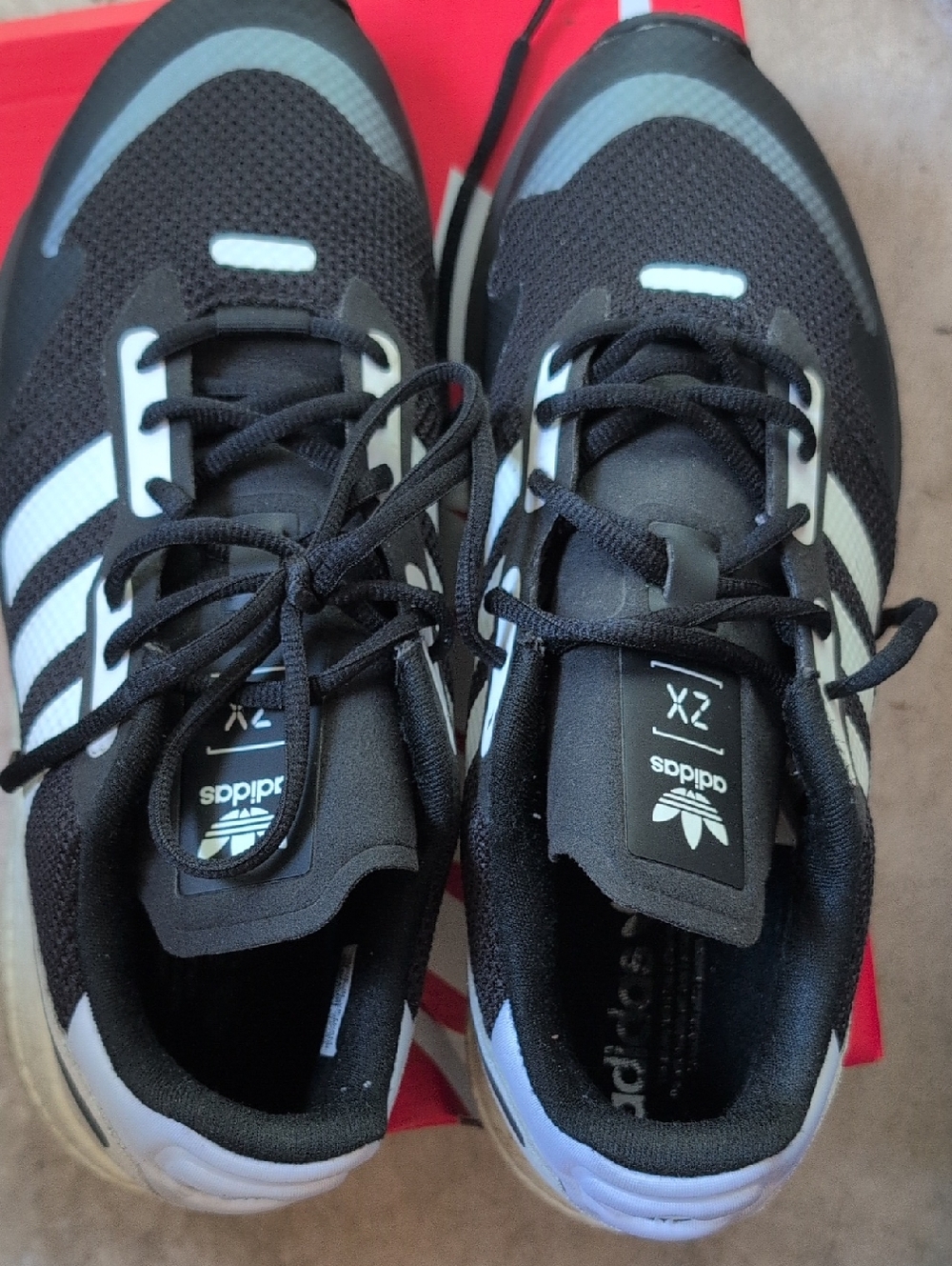 Adidas Sneakers